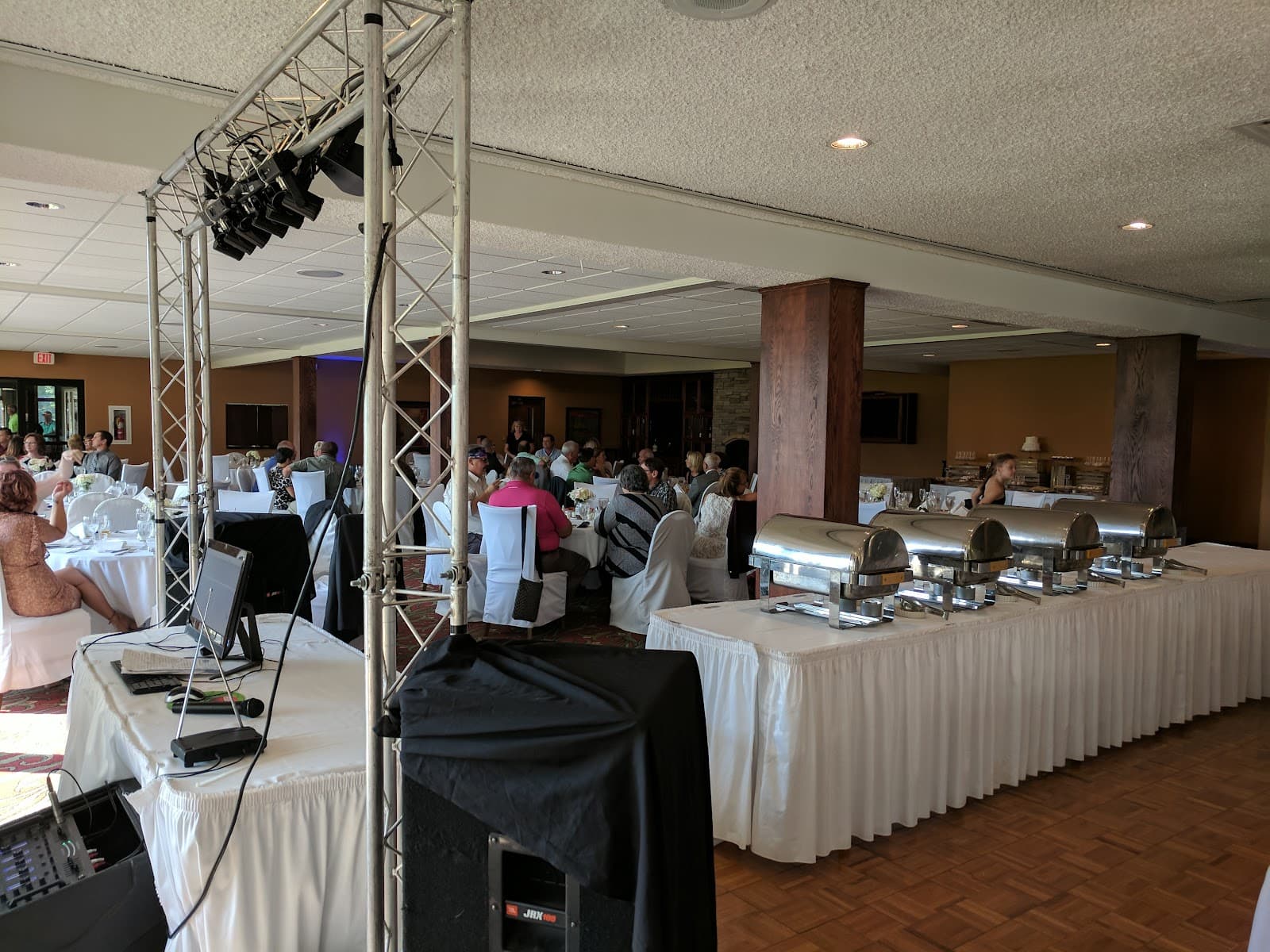 Oakwood Country Club