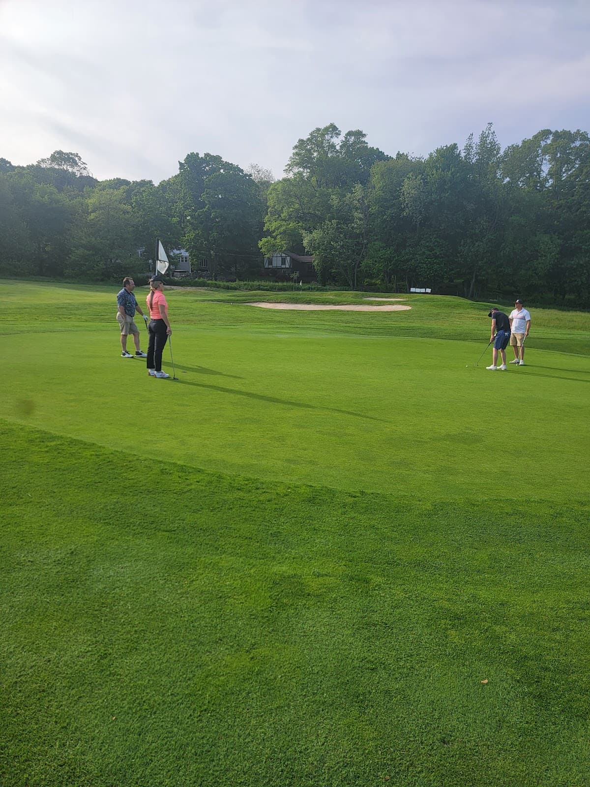 Mill River Country Club