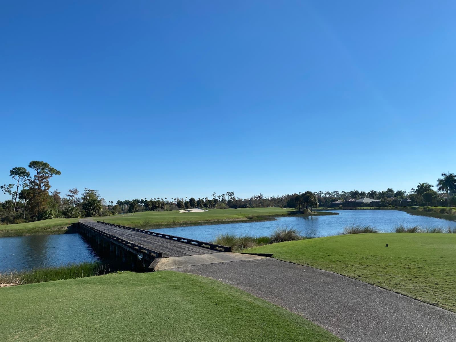 Naples Lakes Country Club