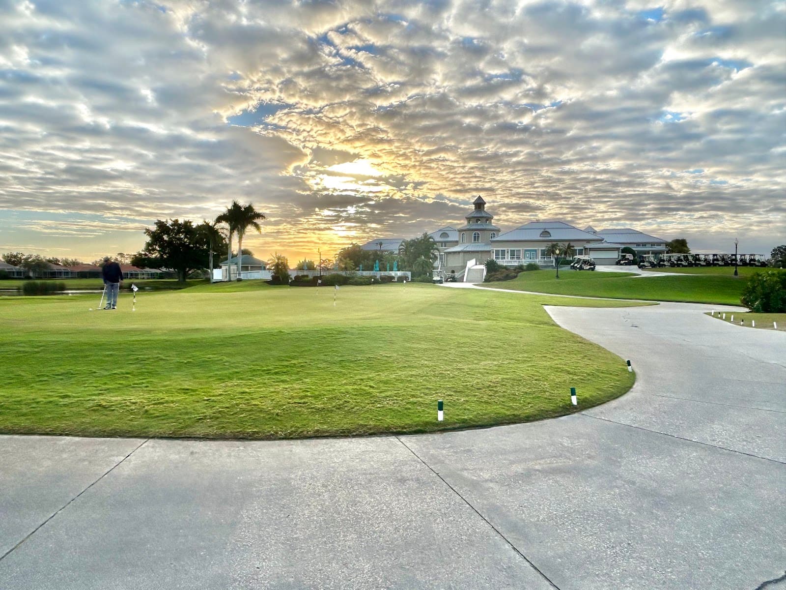 Pelican Pointe Golf & Country Club