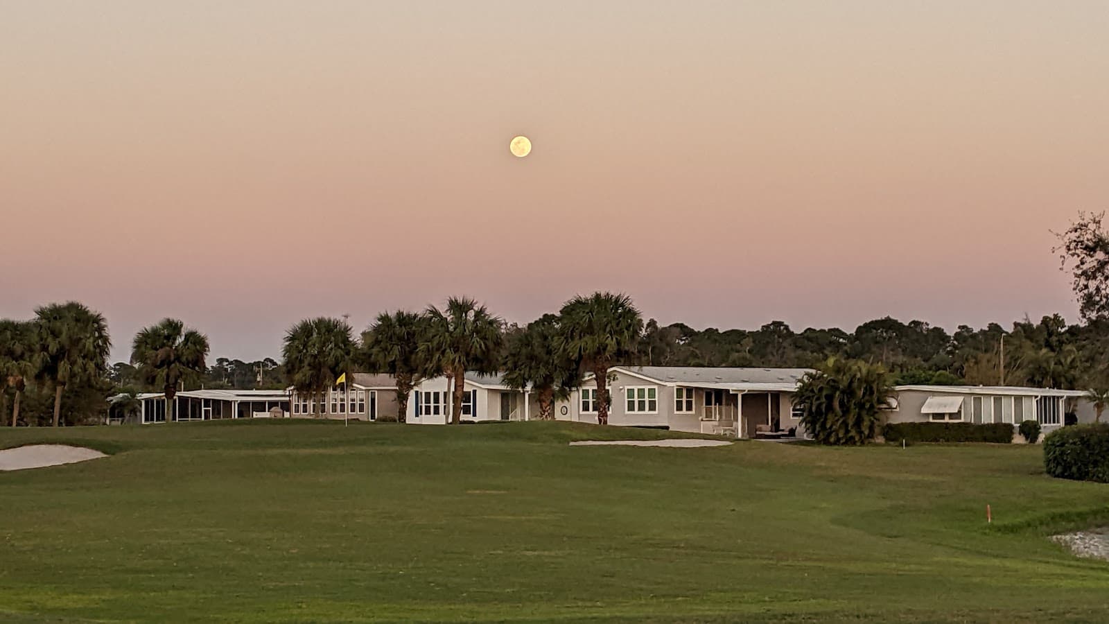 Six Lakes Country Club